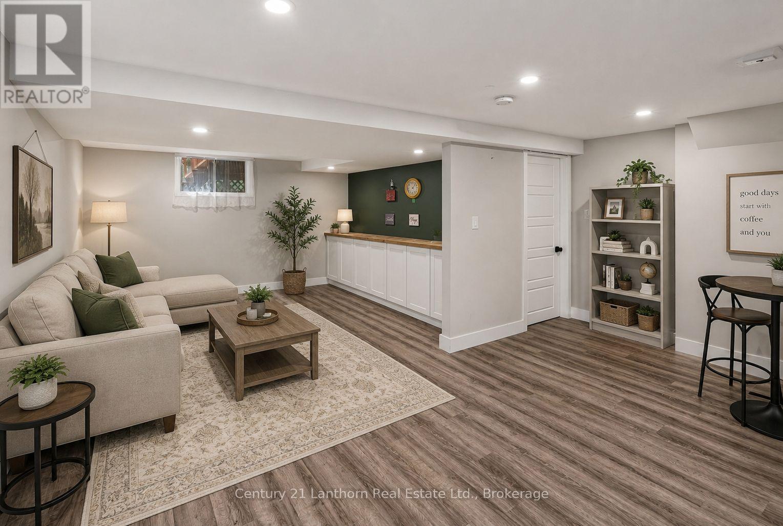 256 VANGUARD COURT - Image 39