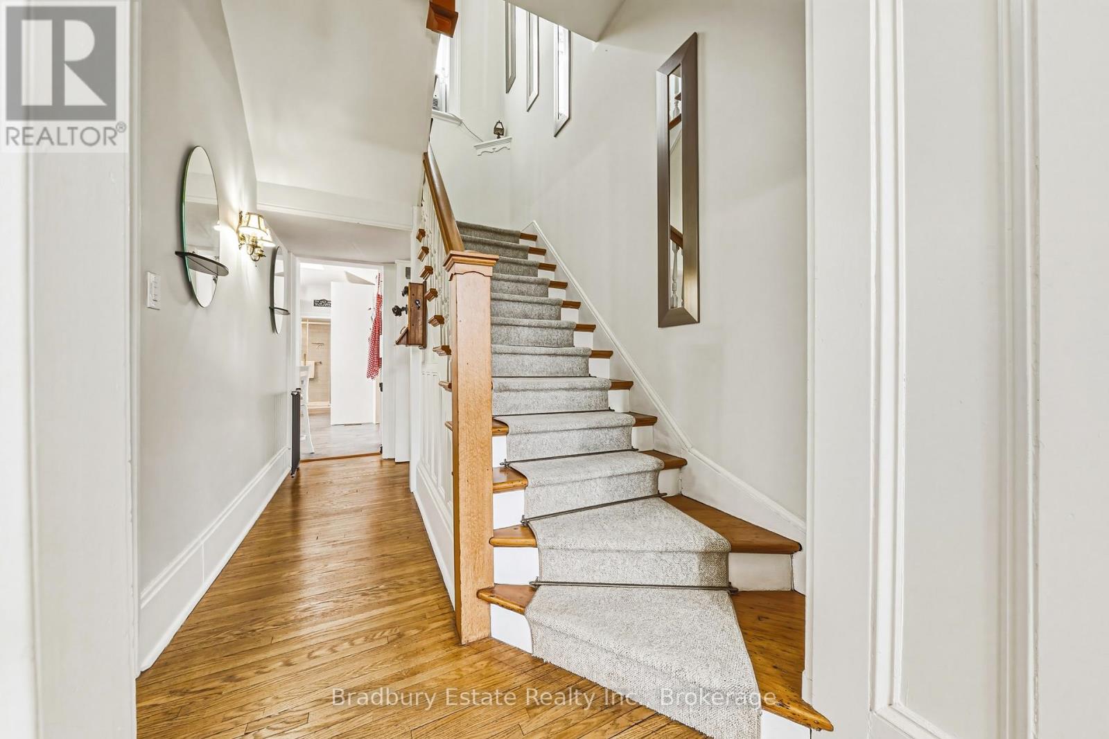 670 MOUNT PLEASANT ROAD - 20