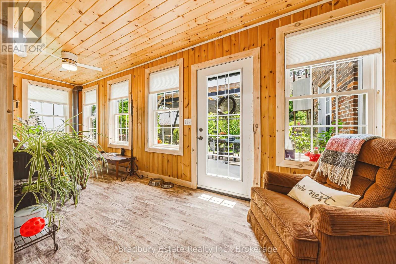 670 MOUNT PLEASANT ROAD - 17