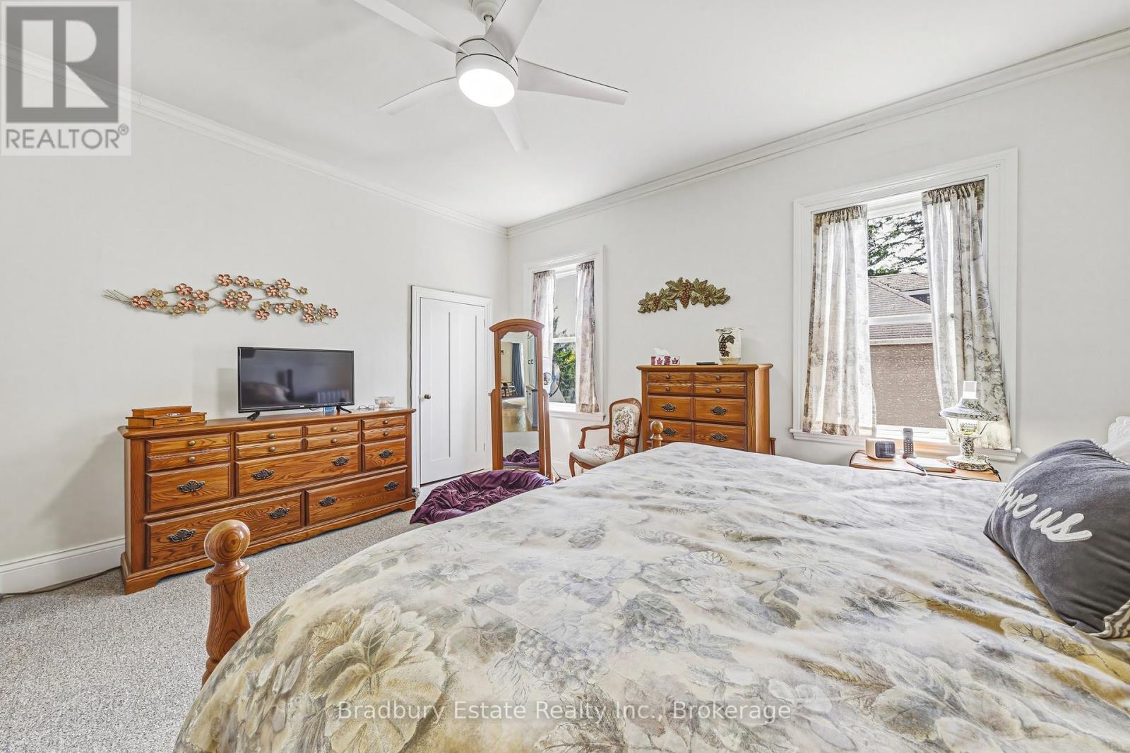 670 MOUNT PLEASANT ROAD - 23