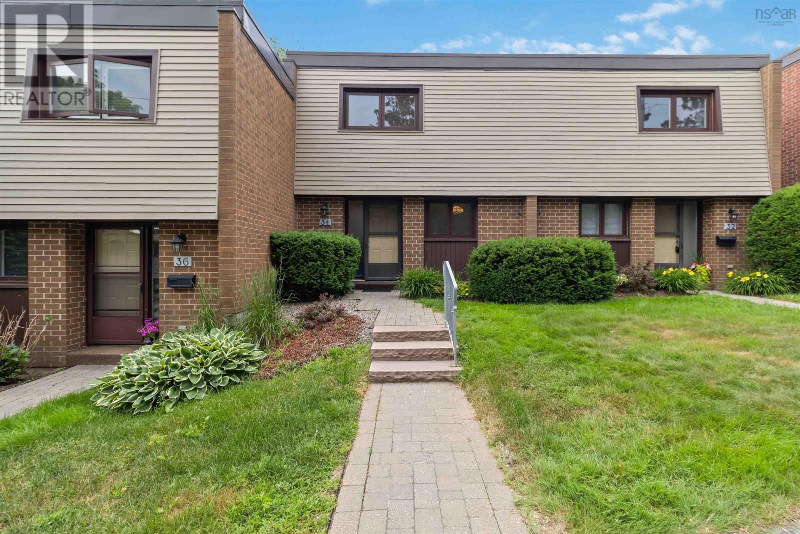 34 Forestside Crescent