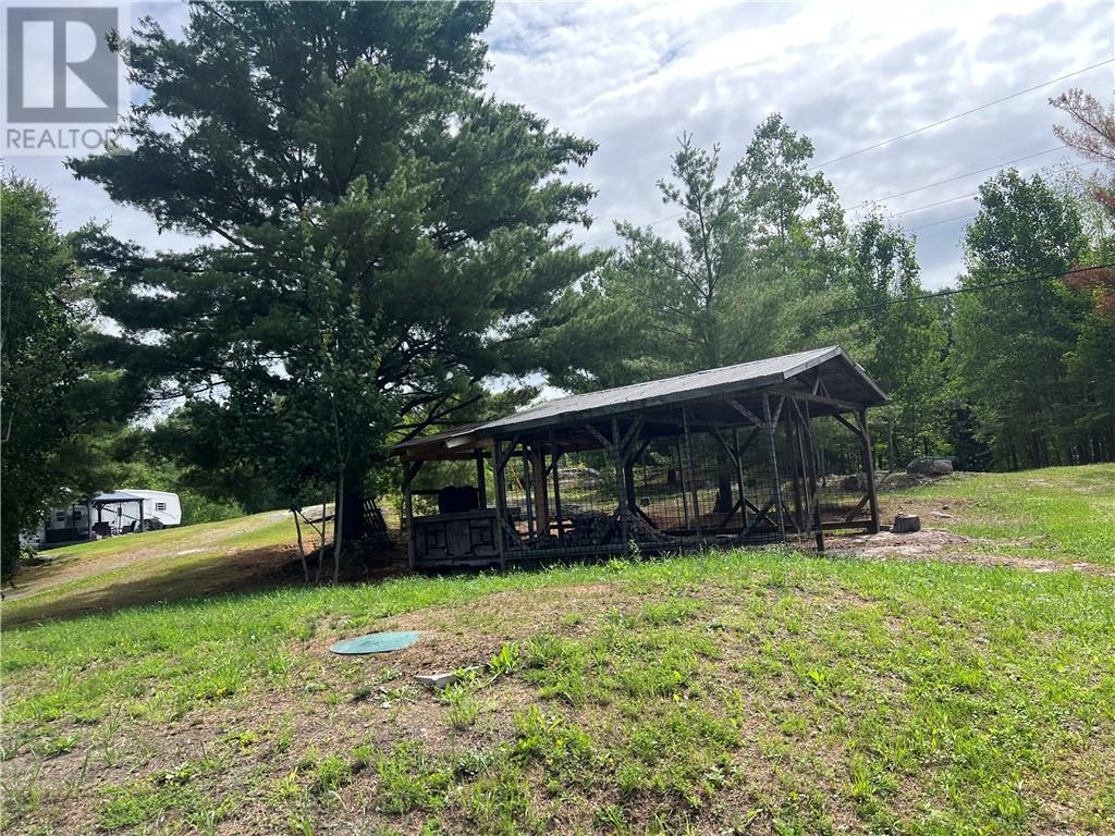 320 Clouthier Road - 20