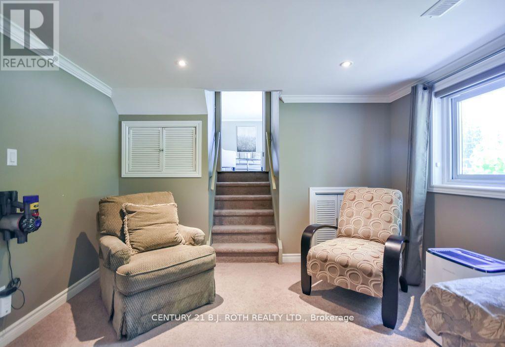 424 JAMIESON DRIVE - 32