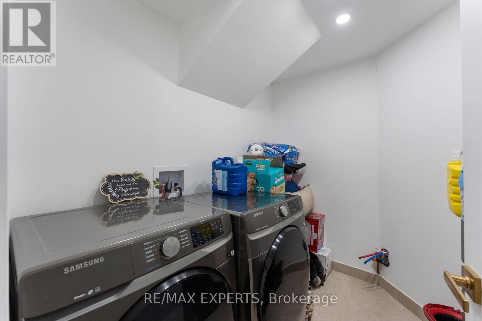 142 KING STREET E - 16