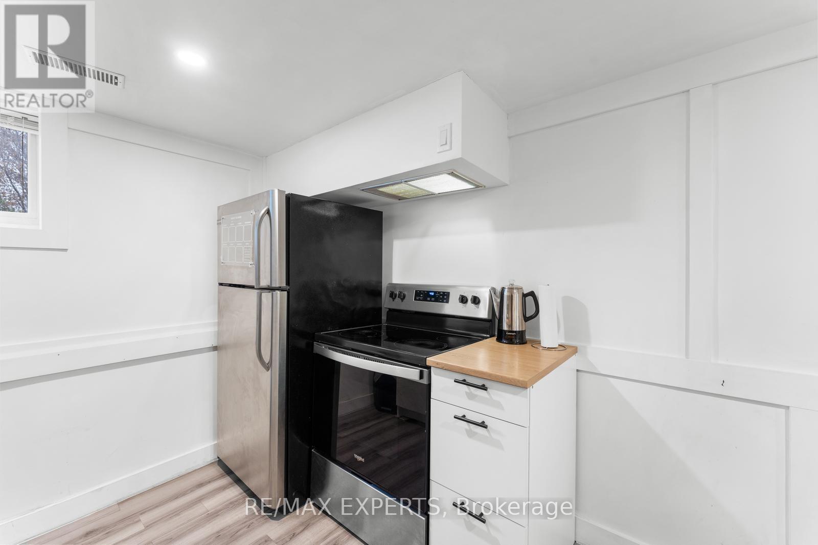 142 KING STREET E - 21
