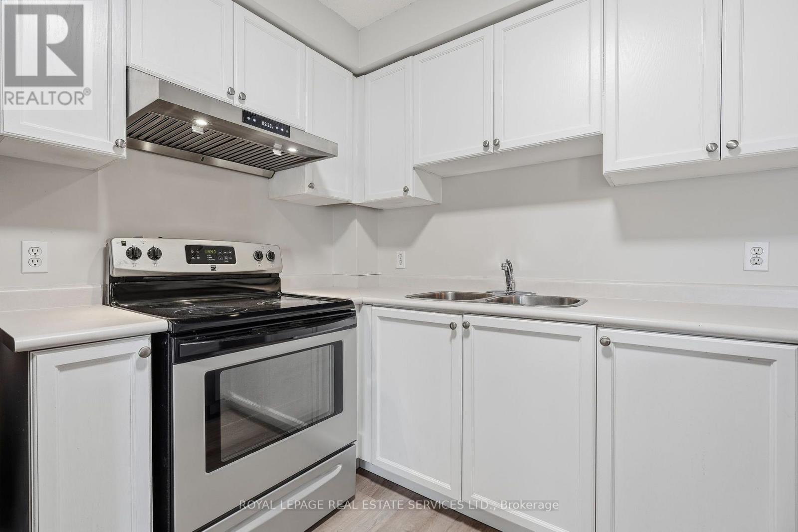 203-1701 LAMPMAN AVENUE - 16