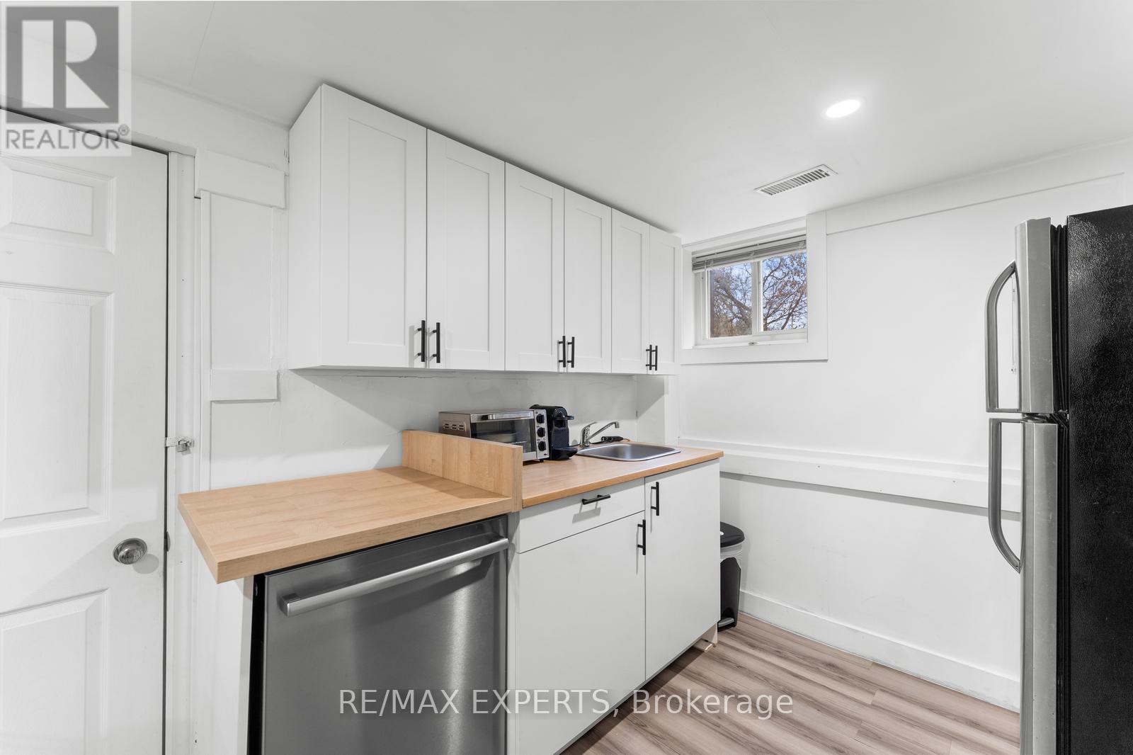 142 KING STREET E - 20