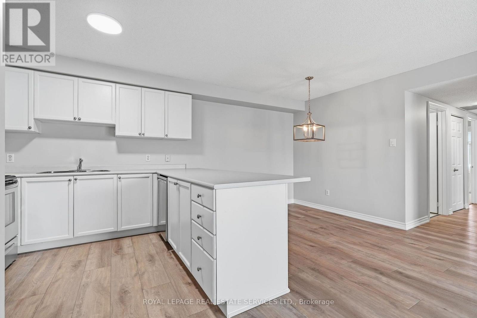 203-1701 LAMPMAN AVENUE - 17