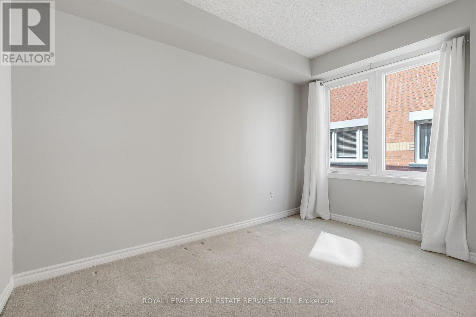 203-1701 LAMPMAN AVENUE - 22