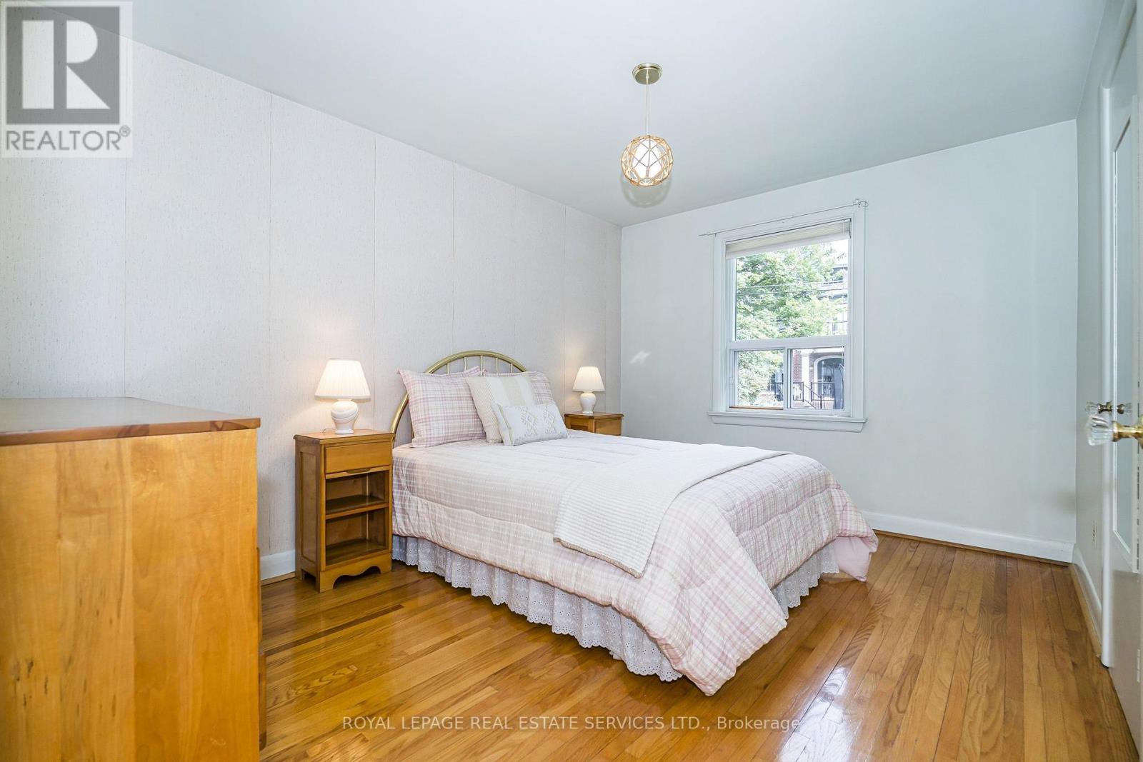 8 BURWOOD ROAD - 11