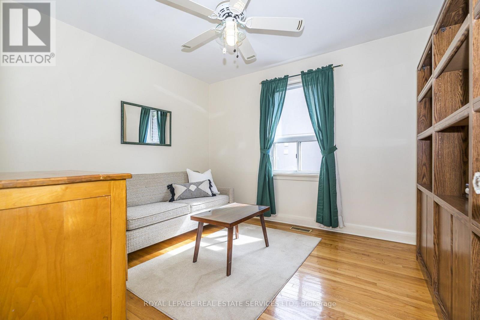 8 BURWOOD ROAD - 12