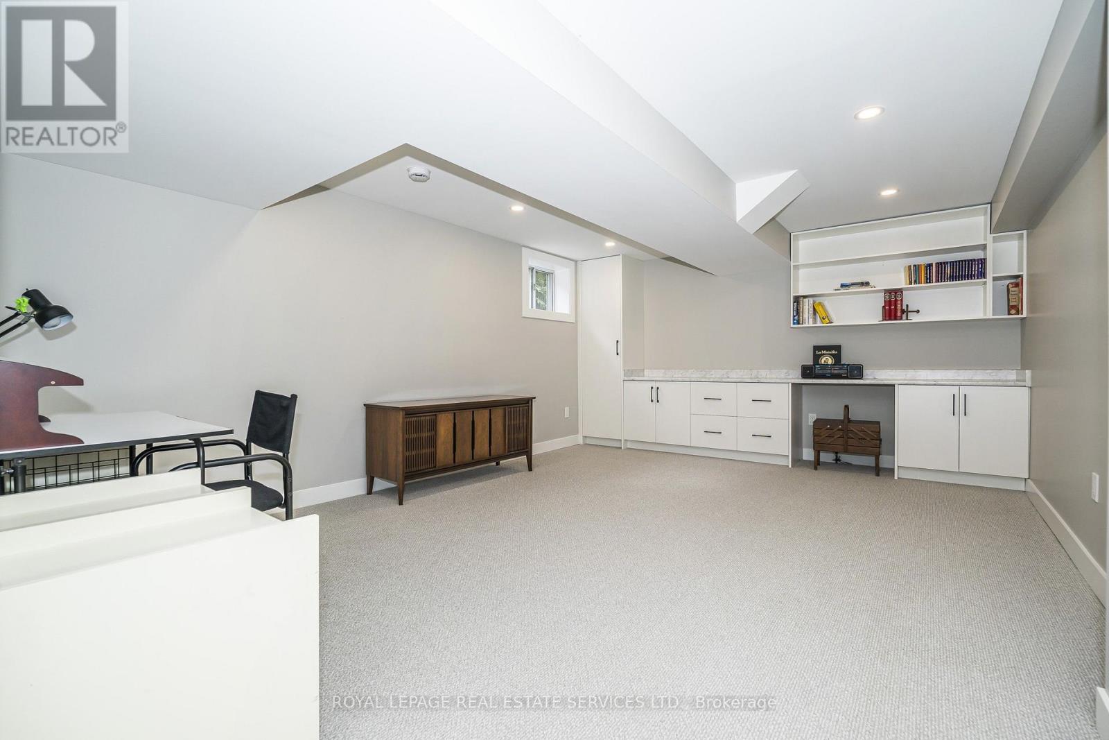 8 BURWOOD ROAD - 21