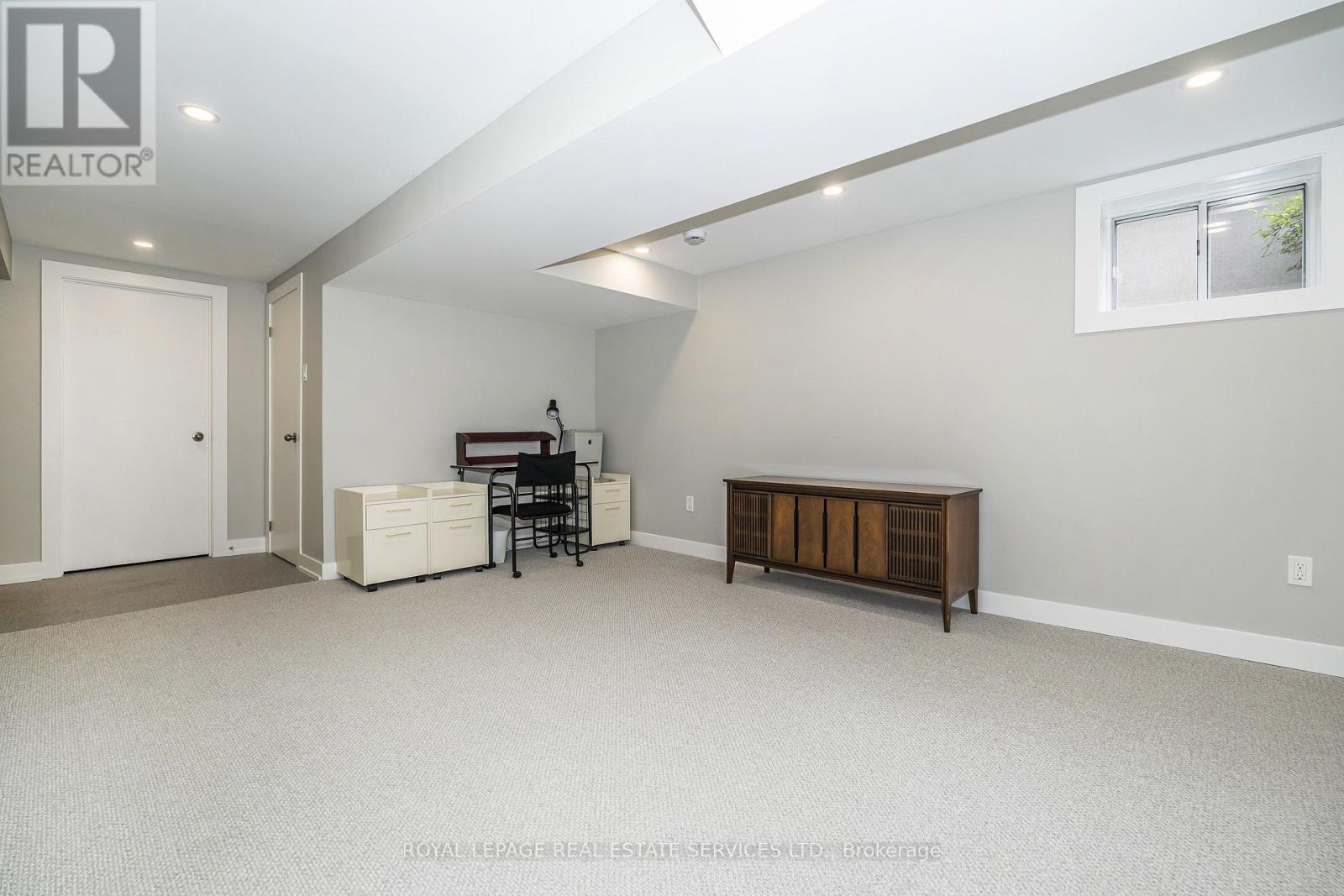 8 BURWOOD ROAD - 22