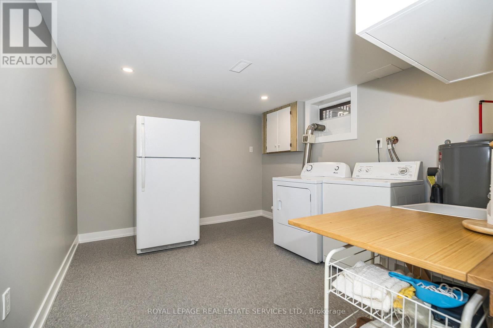 8 BURWOOD ROAD - 23