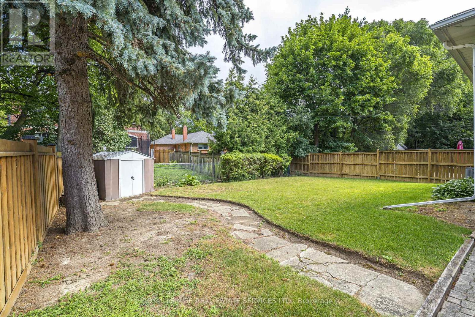 8 BURWOOD ROAD - 27