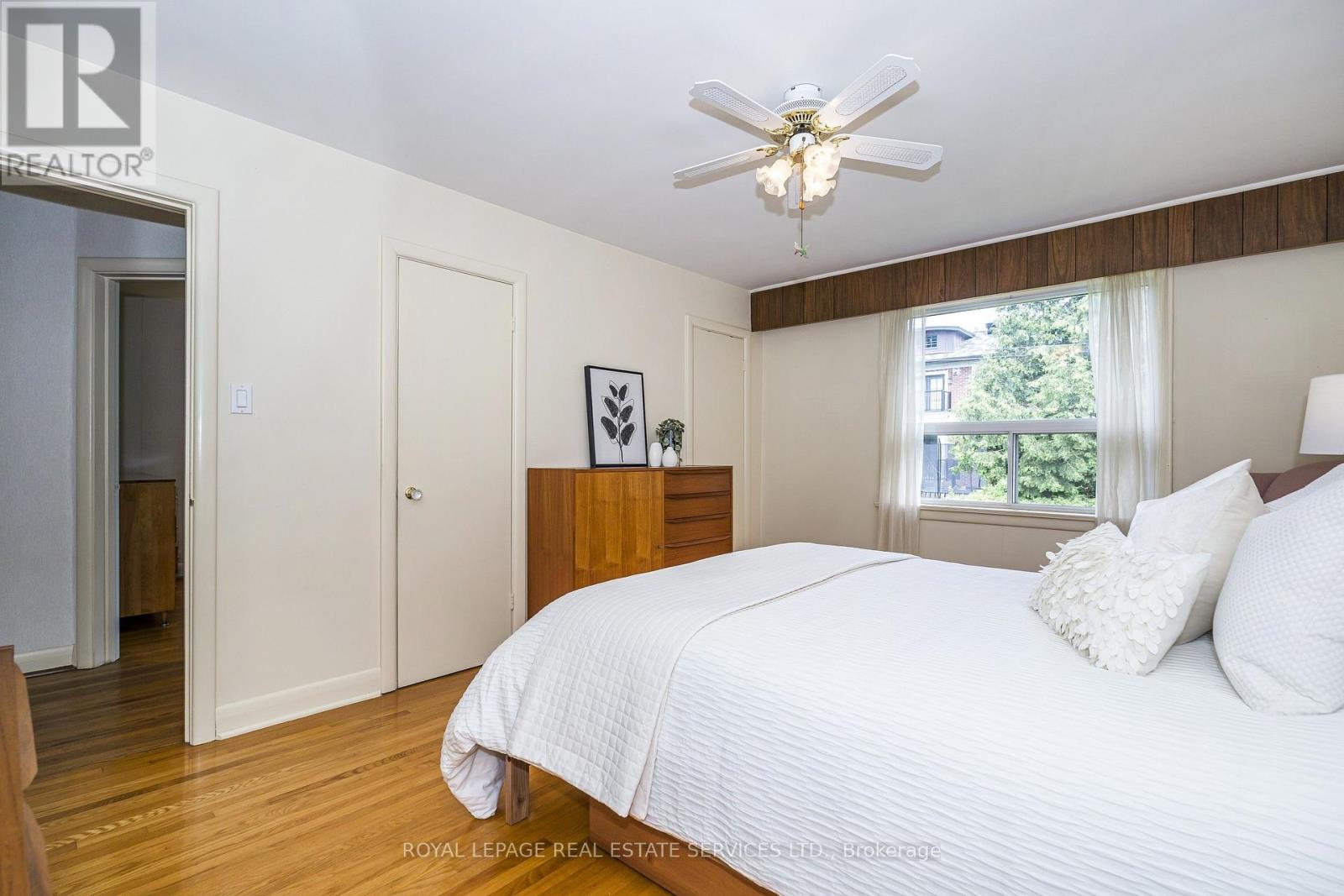 8 BURWOOD ROAD - 9