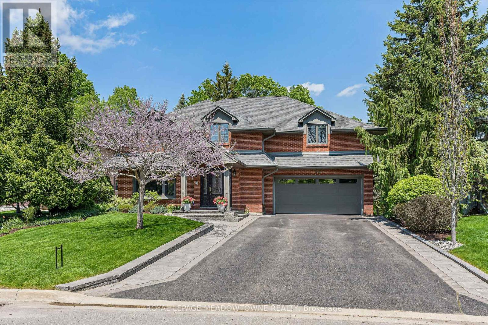 33 HESLOP COURT - 1
