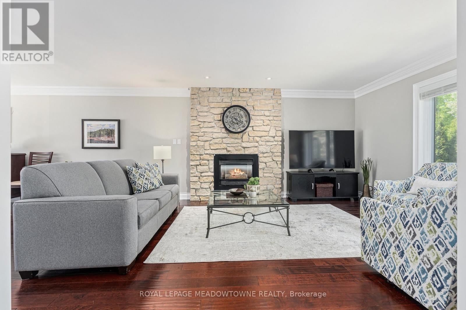 33 HESLOP COURT - 14