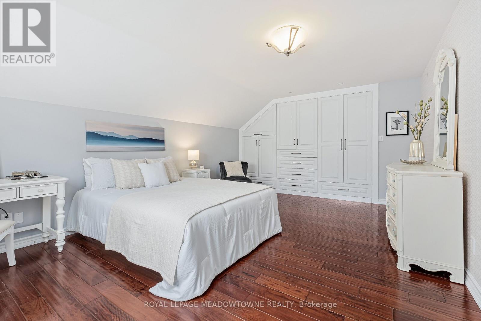 33 HESLOP COURT - 26