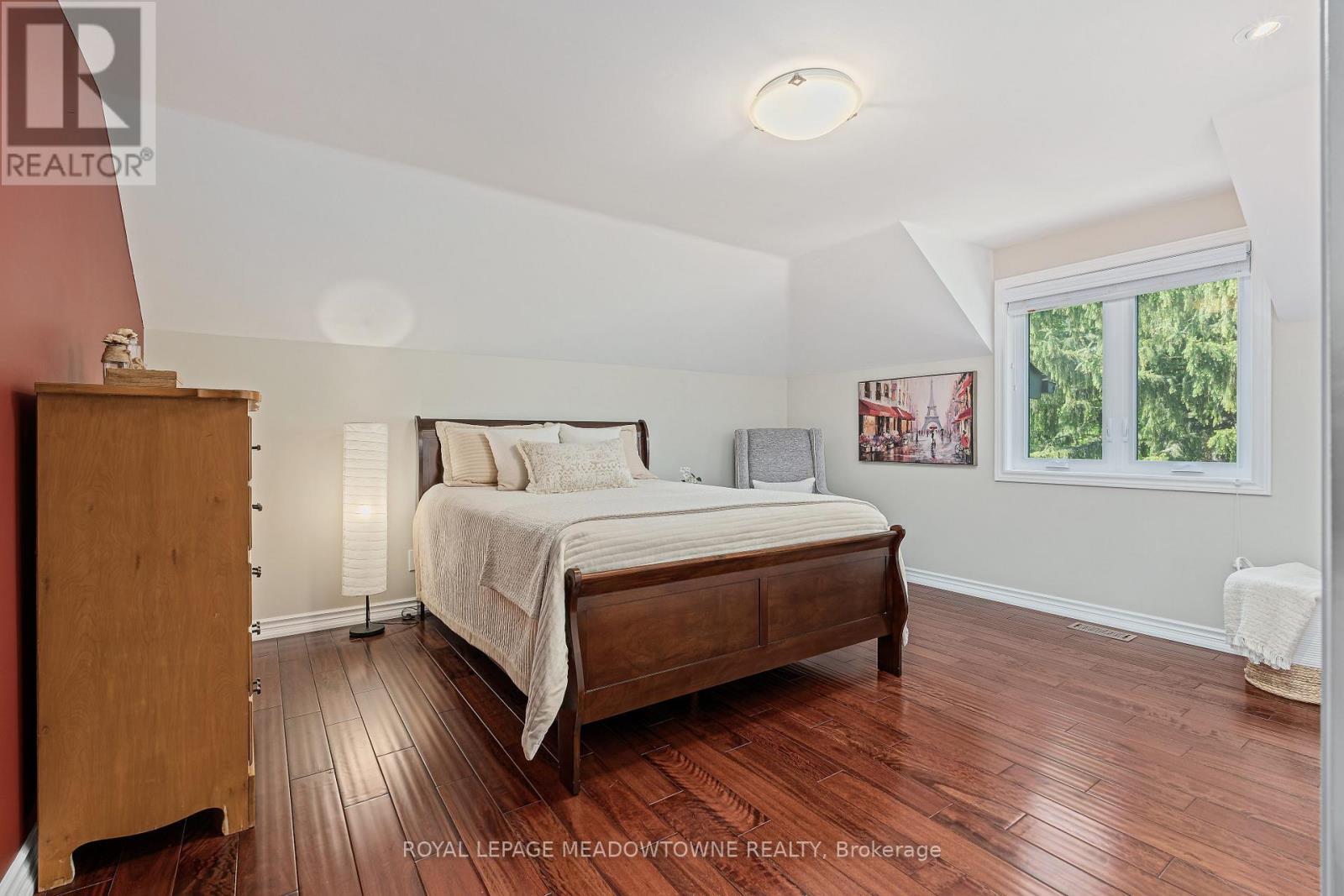 33 HESLOP COURT - 27
