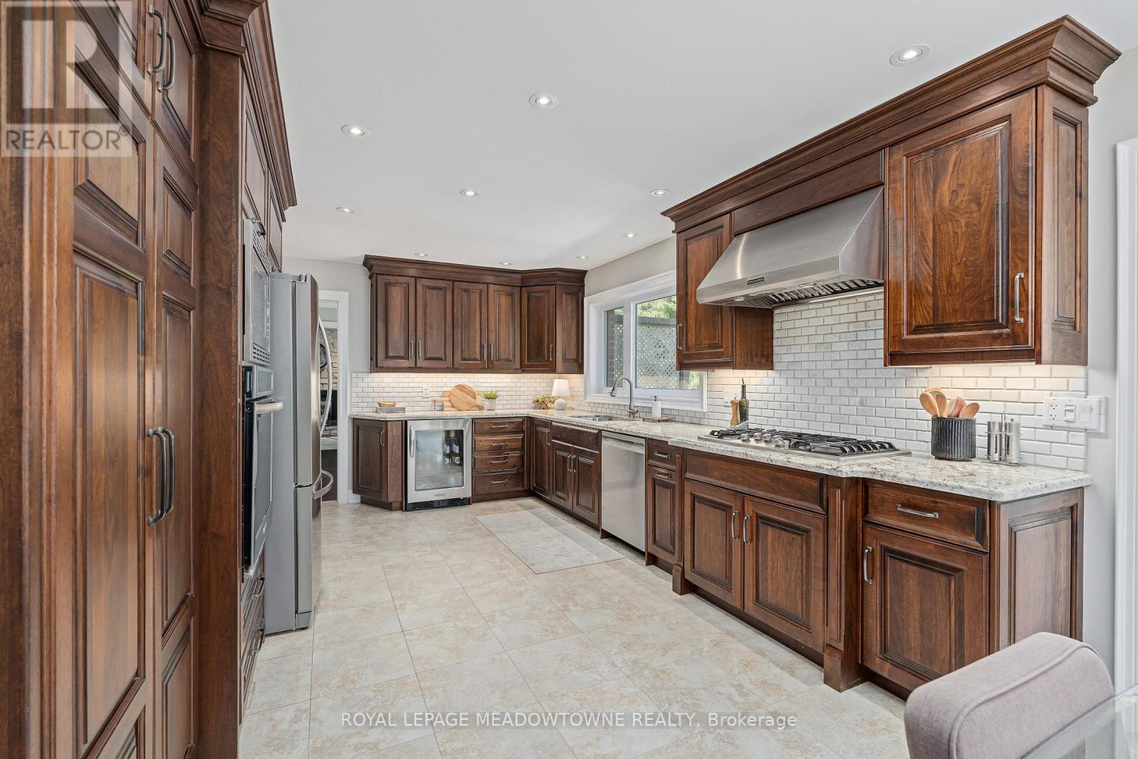 33 HESLOP COURT - 7