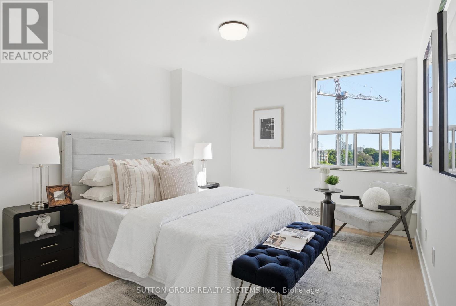 #911 45 SOUTHPORT STREET - 24