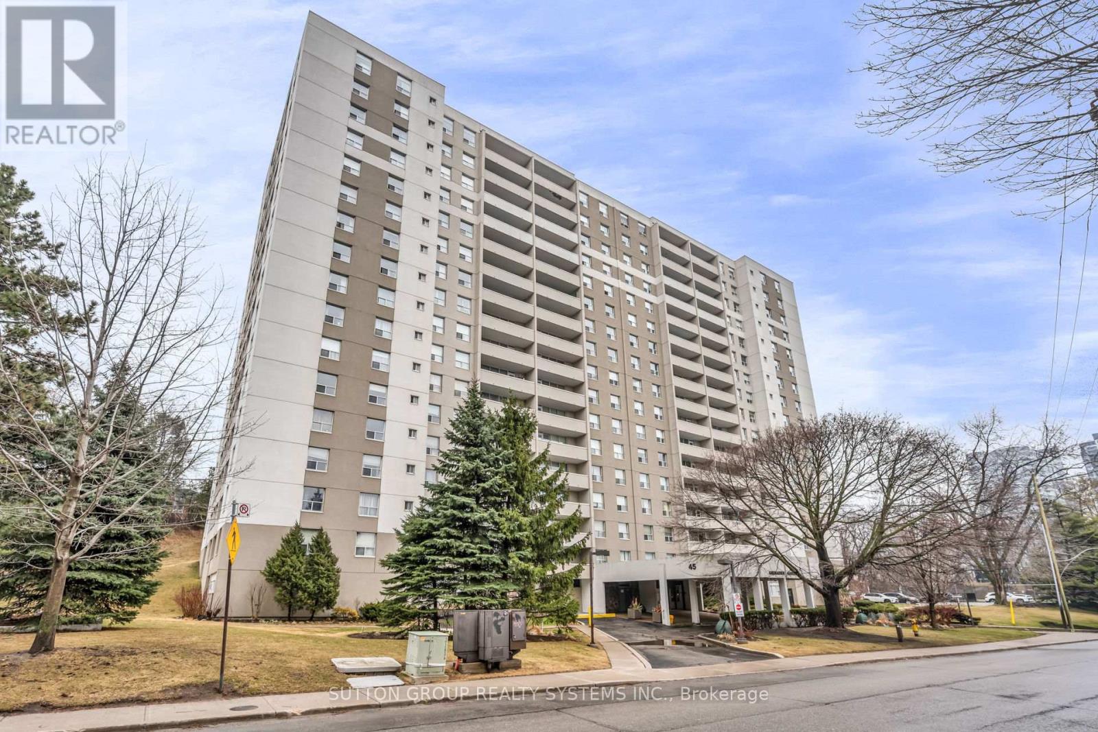 #911 45 SOUTHPORT STREET - 35
