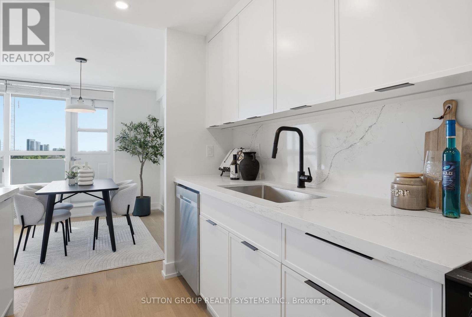 #911 45 SOUTHPORT STREET - 9