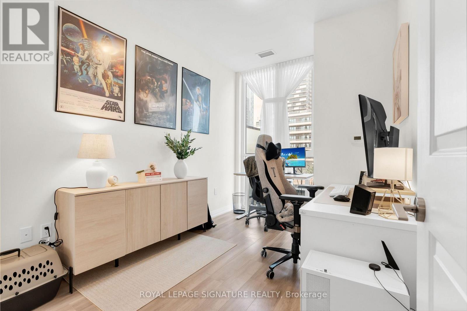 #218 35 WATERGARDEN DRIVE - Image 18