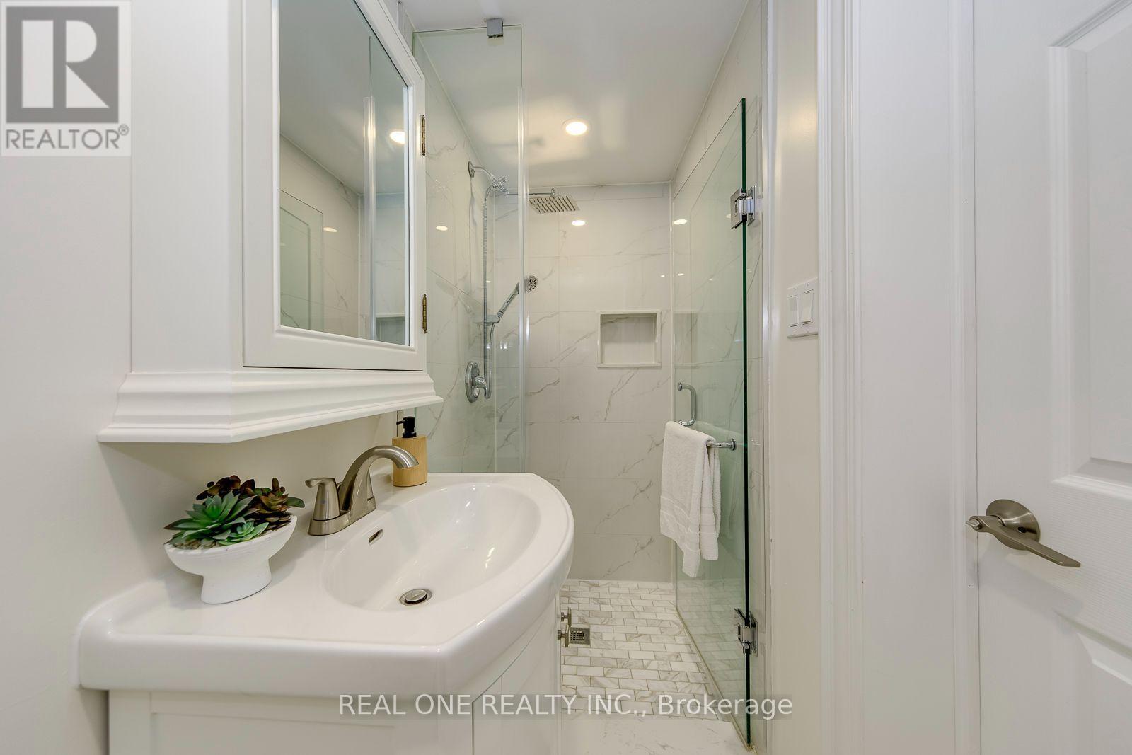 741 QUEENSBRIDGE DRIVE - Image 15