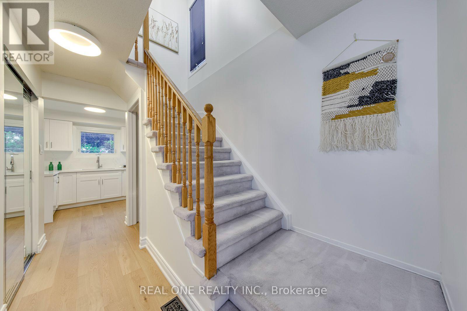 741 QUEENSBRIDGE DRIVE - Image 16