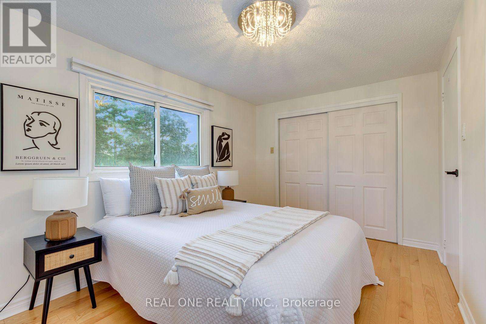 741 QUEENSBRIDGE DRIVE - Image 21