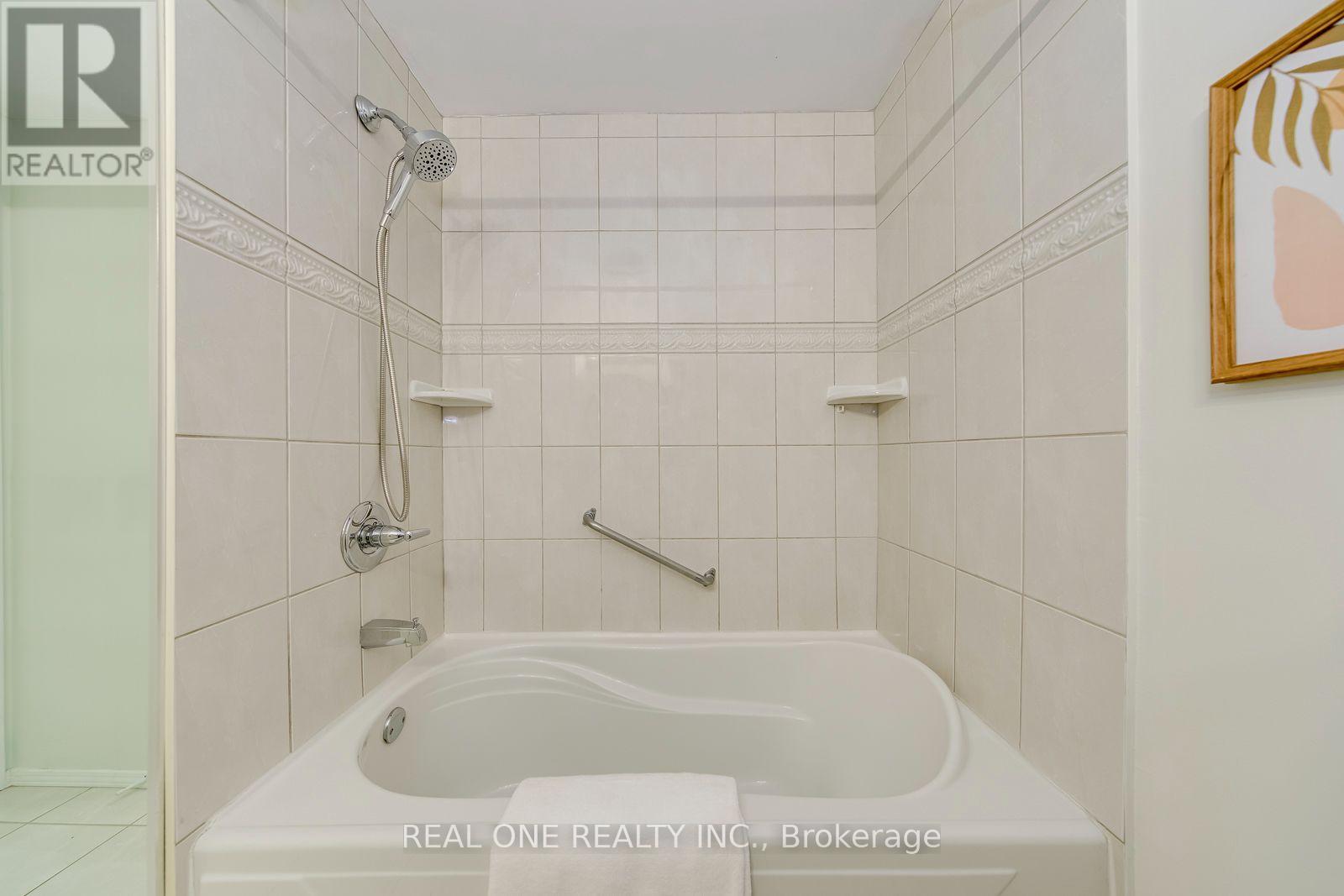 741 QUEENSBRIDGE DRIVE - Image 27
