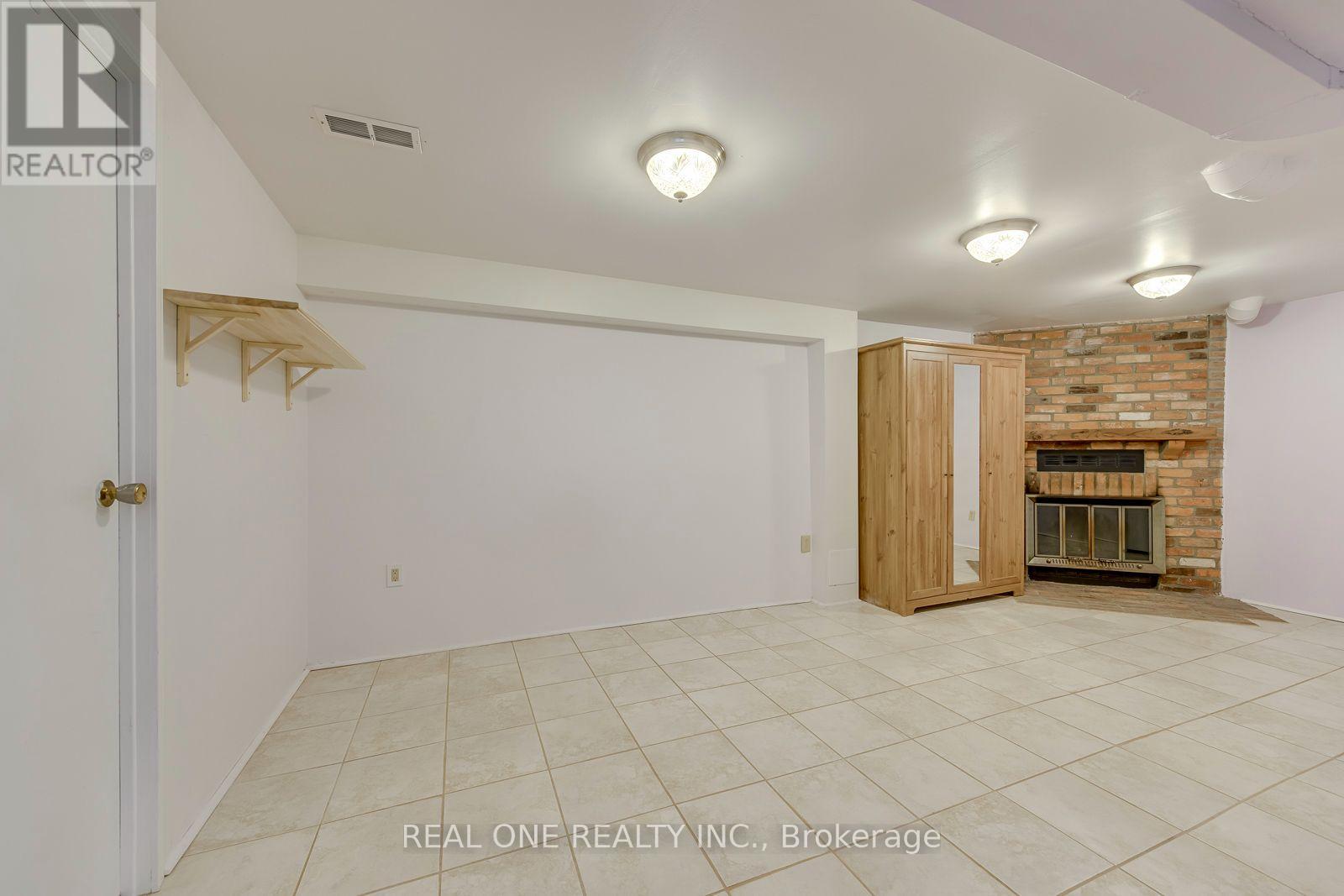 741 QUEENSBRIDGE DRIVE - Image 29