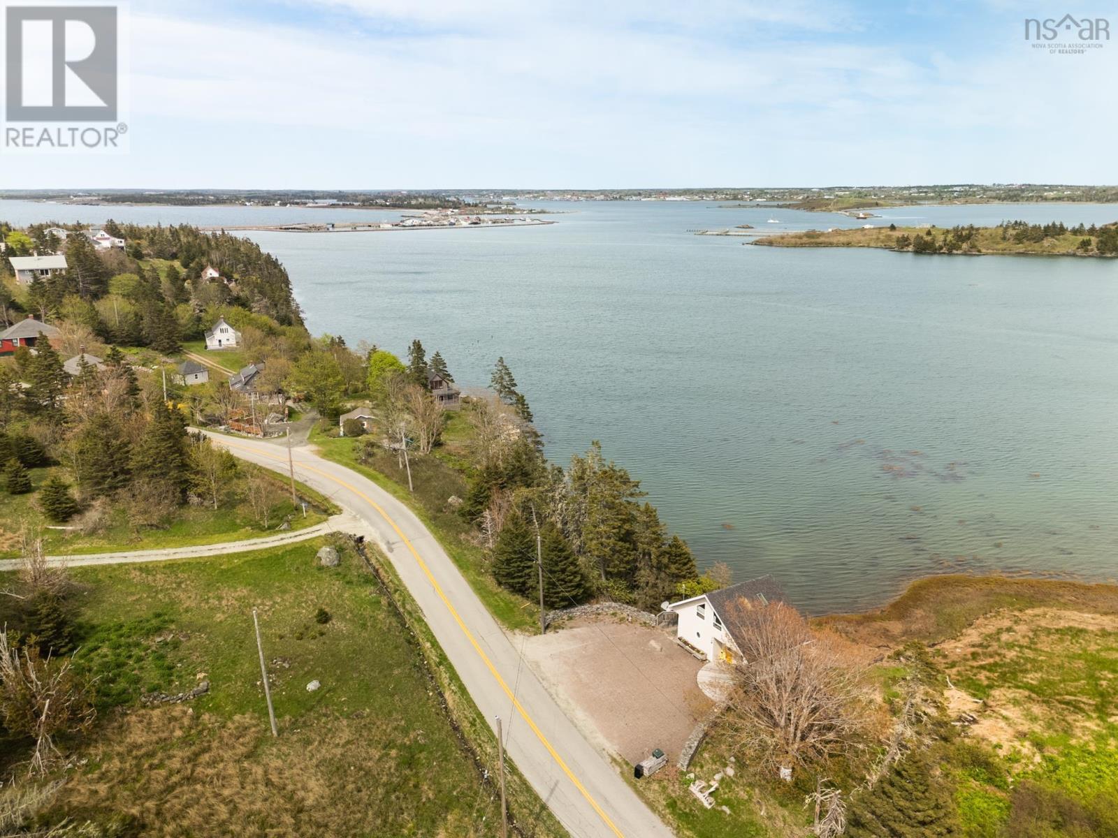 1501 Highway 304, Cape Forchu — photo 2