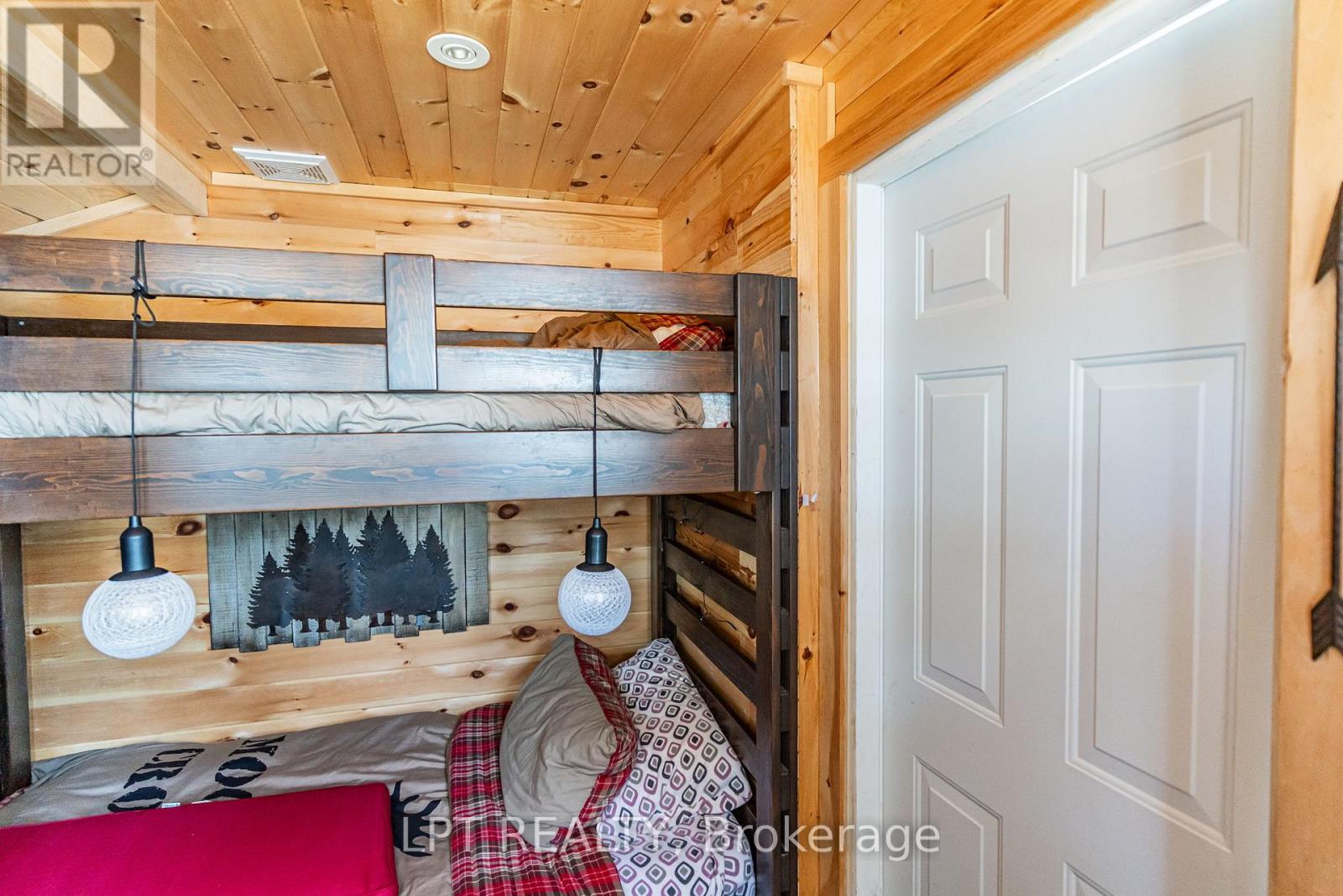1369 HIPKISS DRIVE - 37