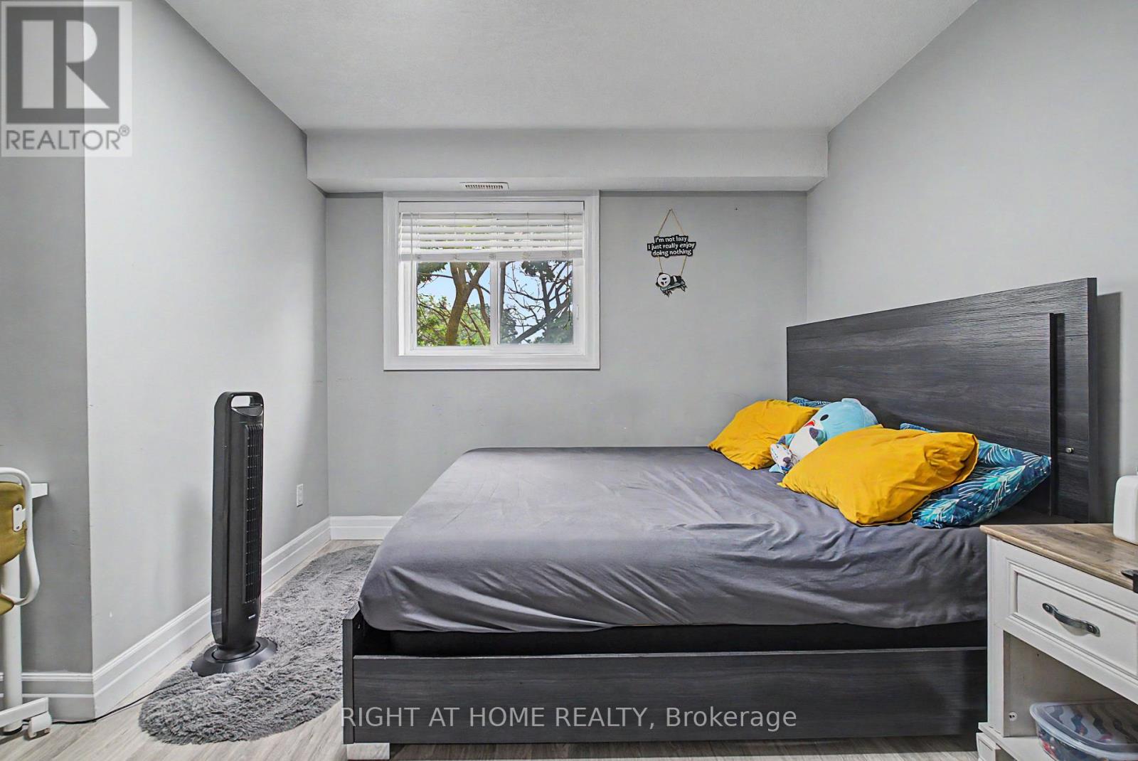 #403 1522 KING STREET E - 31