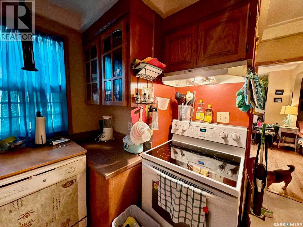 2341 ELPHINSTONE STREET - 11