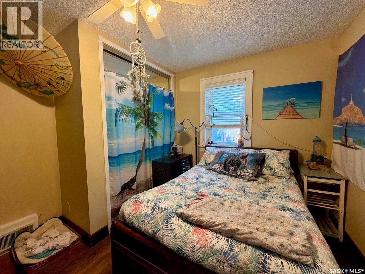 2341 ELPHINSTONE STREET - 12