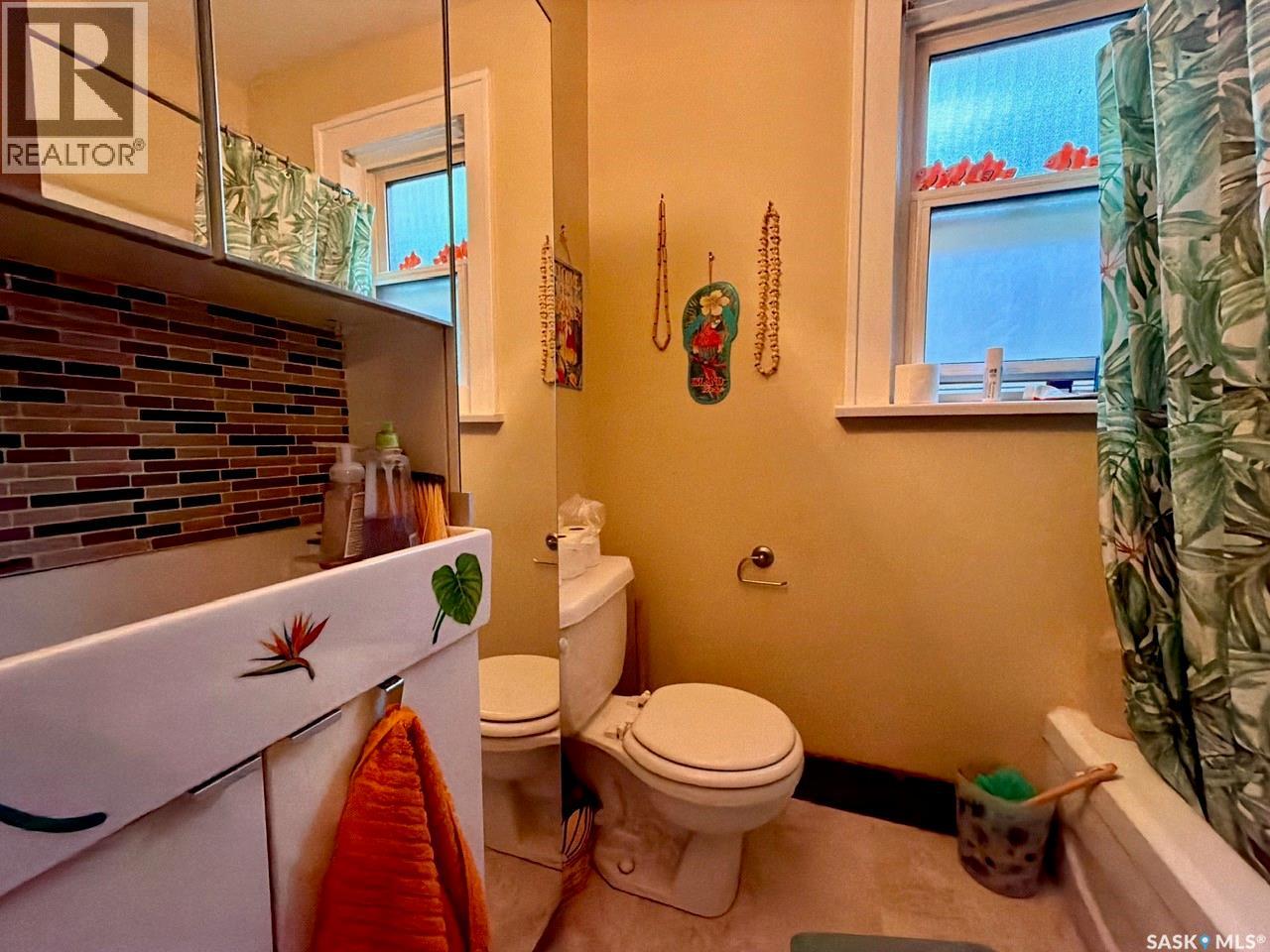 2341 ELPHINSTONE STREET - 17
