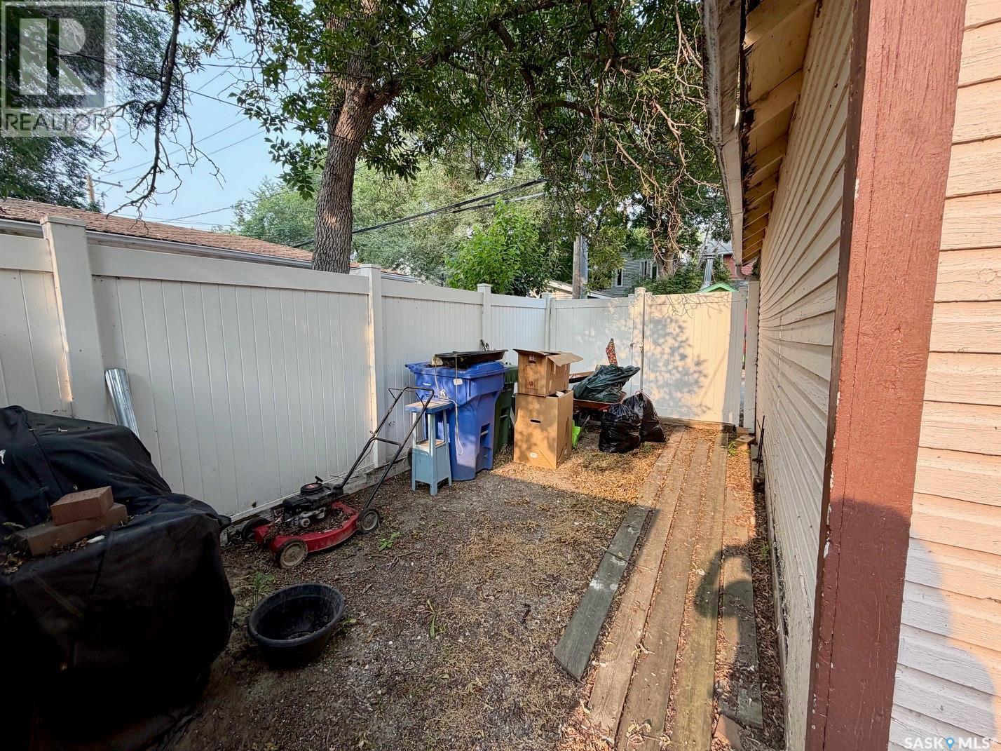 2341 ELPHINSTONE STREET - 26