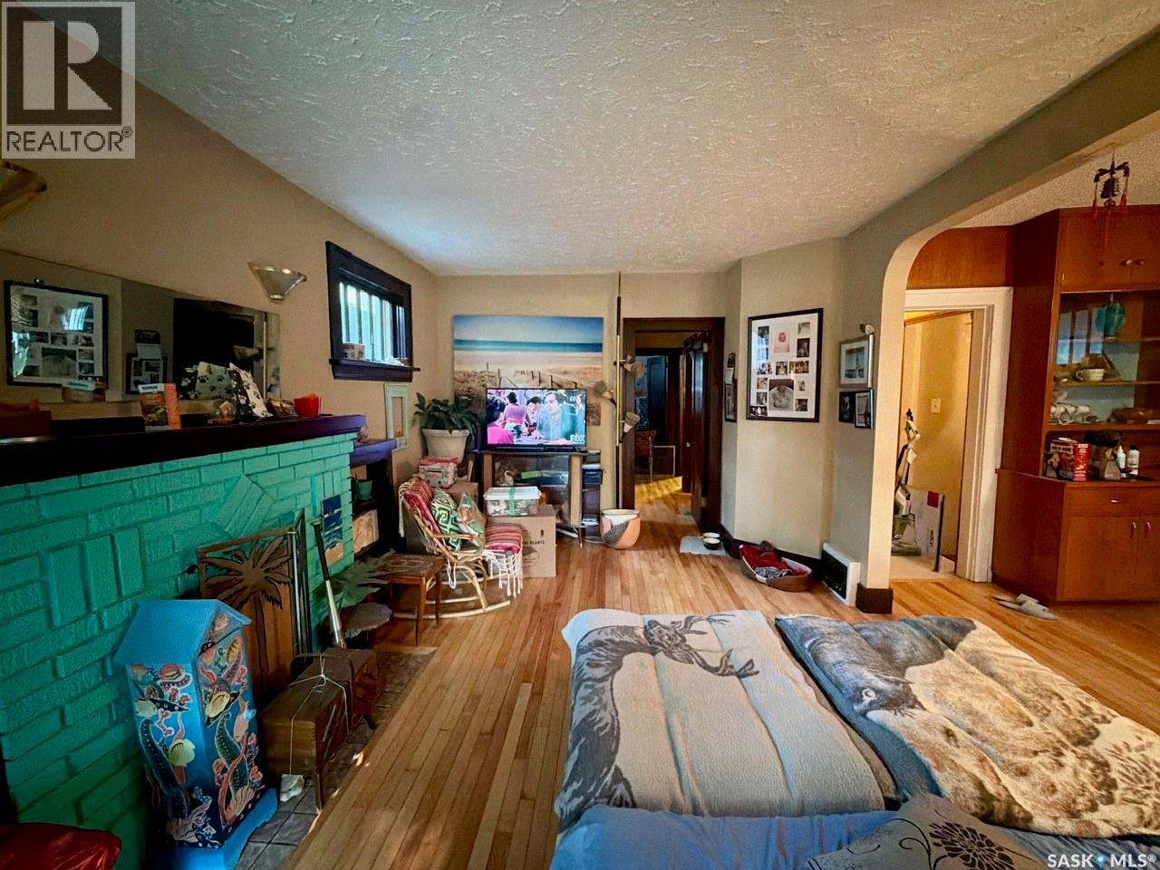 2341 ELPHINSTONE STREET - 5