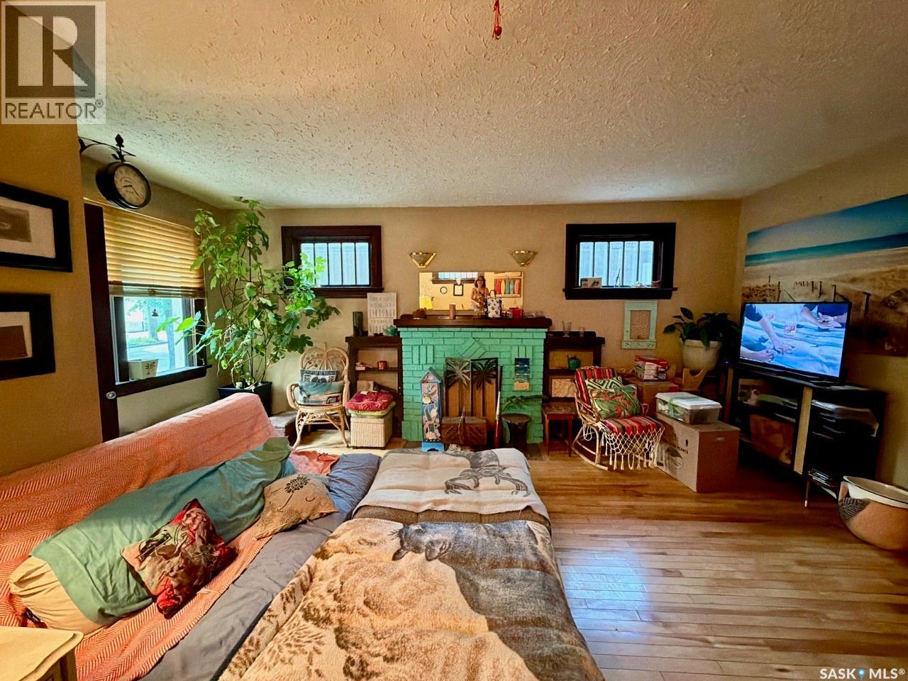 2341 ELPHINSTONE STREET - 7