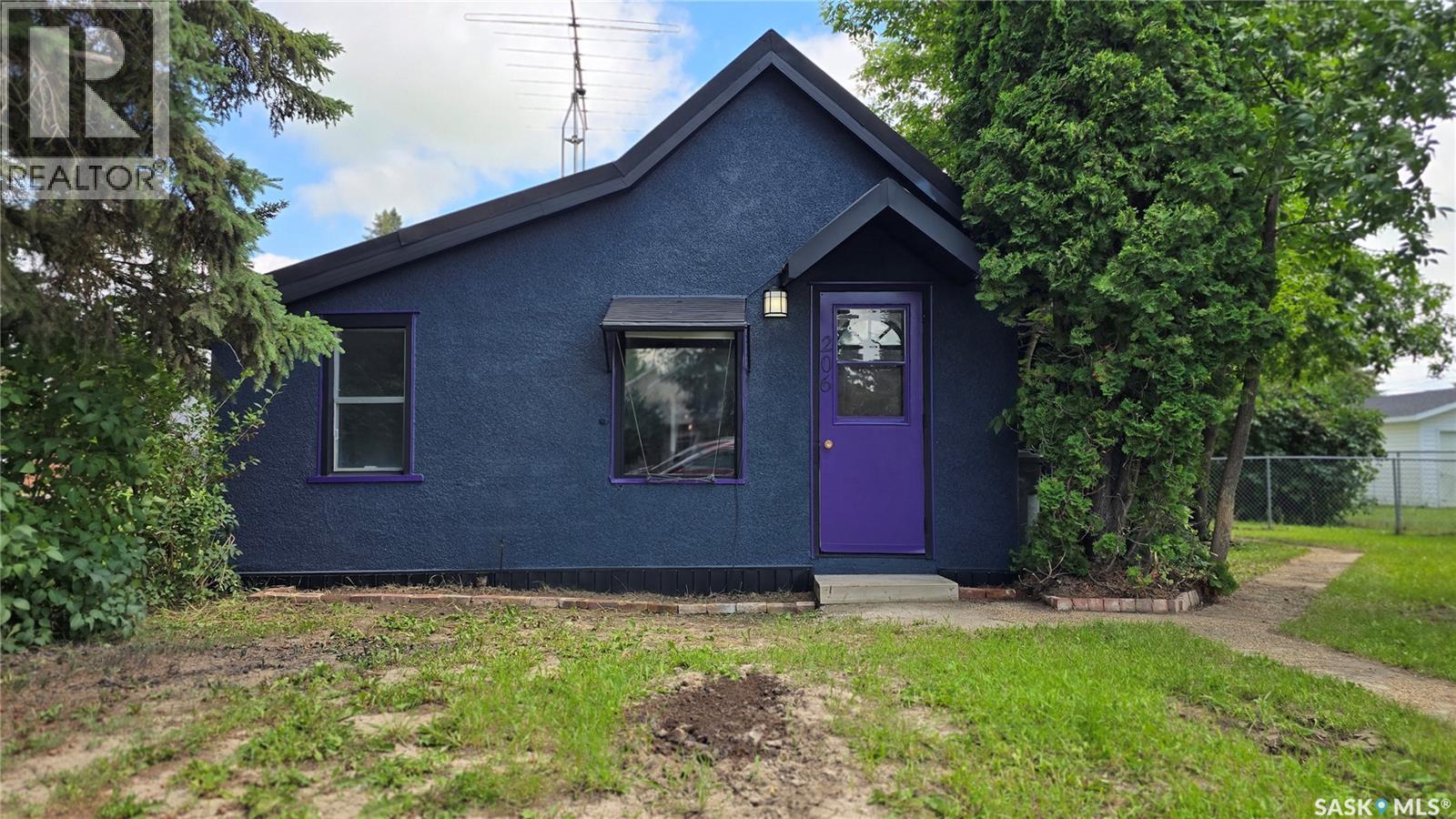 206 Irvine STREET - 1