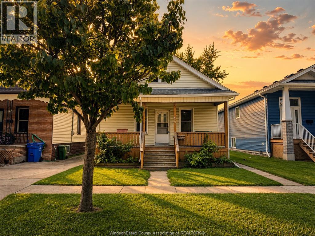 651 BROCK STREET - 1