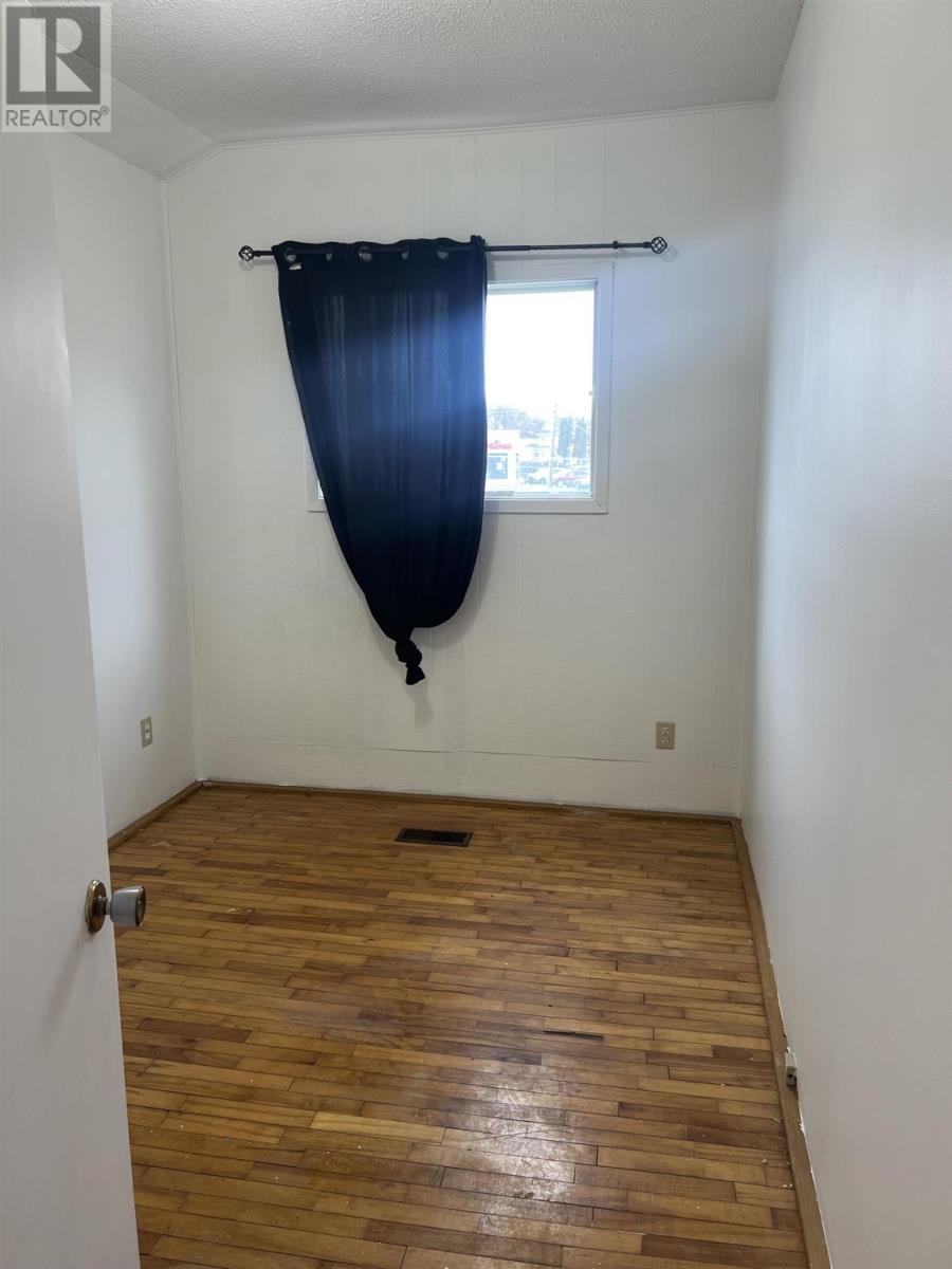 209 Wellington ST - 10