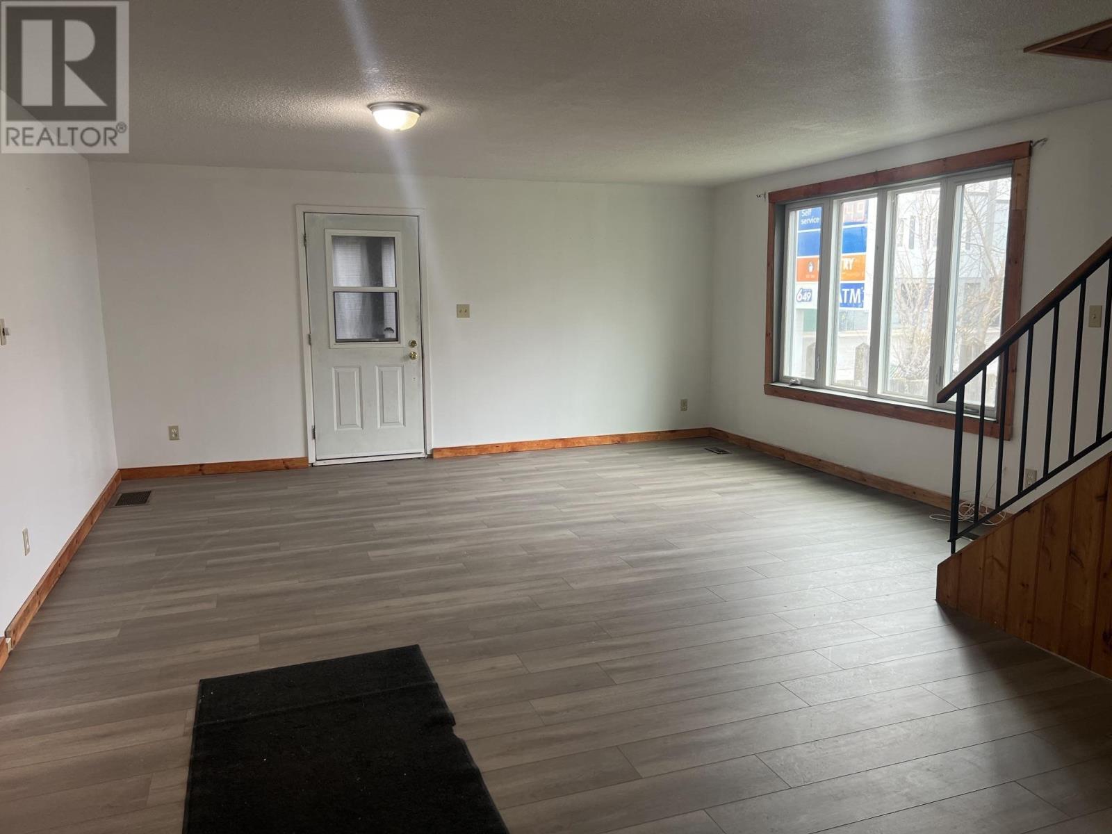 209 Wellington ST - 8
