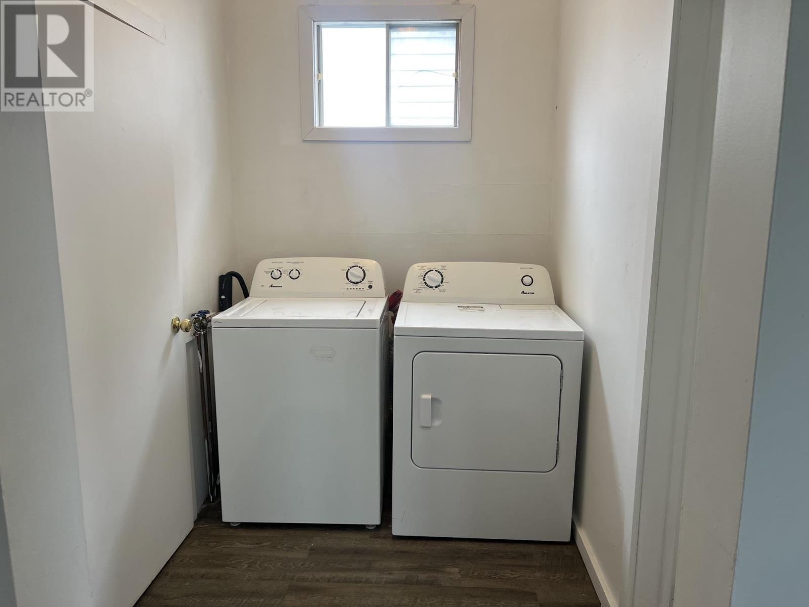 209 Wellington ST - 11