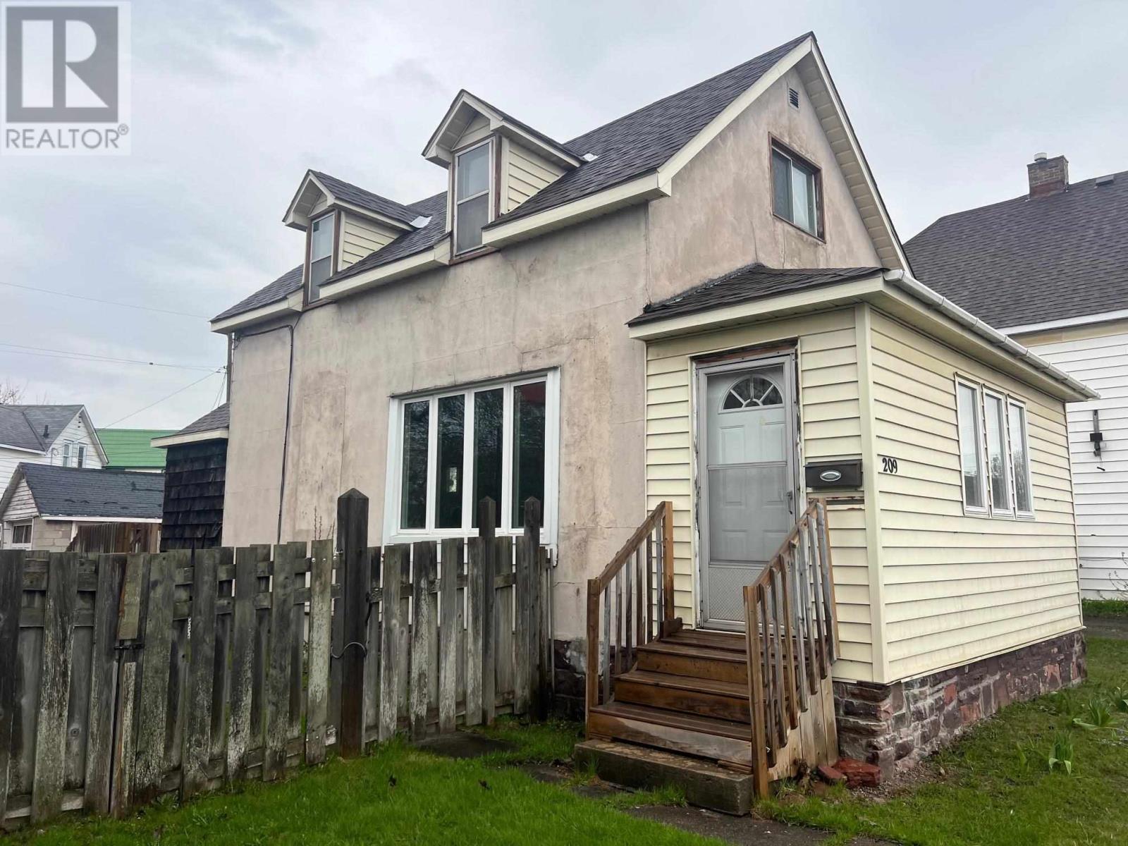 209 Wellington ST, Sault Ste. Marie — photo 2