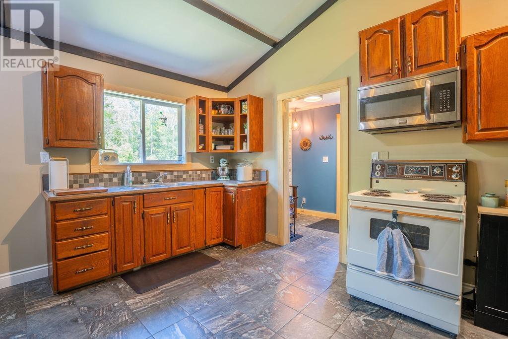 38 Humphrey CIR - 28